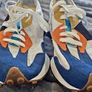 New Balance 327’s multi-colored men’s Sneakers